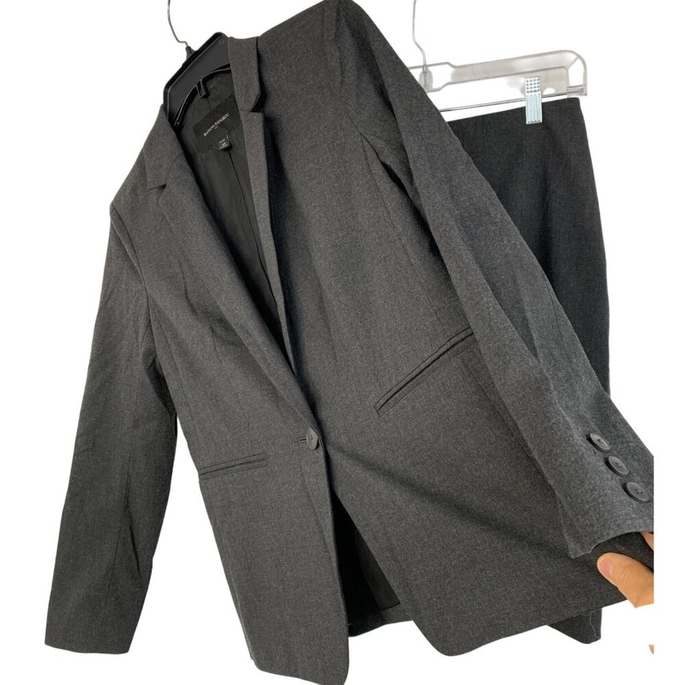 Banana Republic Womens 2-Piece Charcoal Skirt Suit Size 4P Petite EUC